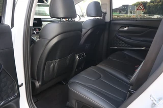 Hyundai Santa Fe Hyundai Santa Fe 1.6 T-GDI PHEV Premium Sky | Open Dak | 7 Persoons - afbeelding nr 12