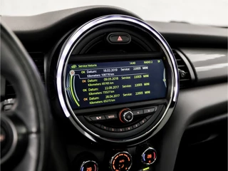 MINI Cooper Automaat (PANORAMADAK, GROOT NAVI, HEAD-UP DISPLAY, STOELVERWARMING, GETINT GLAS, SPORTSTOELEN, LEDER, CRUISE, NIEUWE APK, NIEUWSTAAT) - afbeelding nr 24