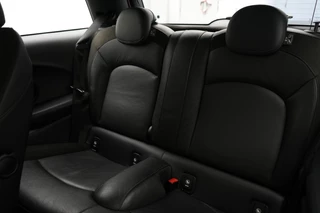 MINI Cooper Mini Mini 1.5 Cooper Chili Serious Business | John Cooper Works Chili Pakket | Keyless Entry | lederen bekleding | Navigatie | Parkeersensoren | verwarmde voorstoelen - afbeelding nr 13