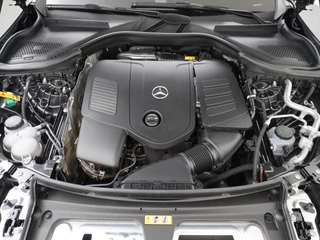 Mercedes-Benz GLC Mercedes-Benz GLC 300e AMG // Trekhaak // Distronic // Panoramadak // Memory // 360 Camera // Keyless // 20 inch - afbeelding nr 11
