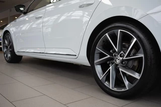 Škoda Superb Skoda Superb Combi 1.4 TSI ACT DSG|2e Eig|SportLine|Trekhaak|Schaalstoel|DAB|Xenon|Dealer Onderhouden - afbeelding nr 34