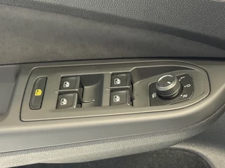 Volkswagen Golf Volkswagen Golf 1.5 eTSI Life Business | Apple Carplay | Elek. stoelen | Draadloze tel. lader - afbeelding nr 34