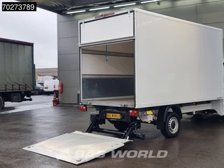 Volkswagen Crafter Volkswagen Crafter 177pk Automaat Laadklep Bakwagen Airco Camera Meubelbak Koffer 19m3 Airco - afbeelding nr 3