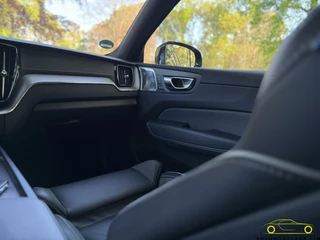 Volvo XC60 Volvo XC60 2.0 T8 Plug-in hybrid AWD R-Design / Pano / HK' - afbeelding nr 49