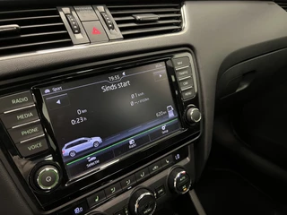 Škoda Octavia Škoda Octavia Combi 2.0 TDI RS /184PK / AUTOMAAT / LEDER / PANODAK / Trekh. 1600KG. - afbeelding nr 22
