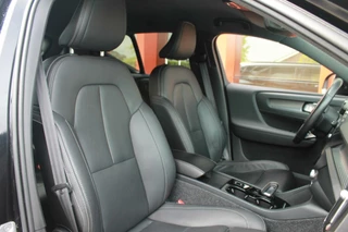 Volvo XC40 Volvo XC40 T4 Recharge R-Design | Parkeercamera | Stoelverwarming | Leder | Trekhaak | Glossy Black | Keyless - afbeelding nr 26