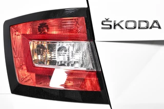 Škoda Fabia | Cruise | PDC | NAV + App. Connect | Airco | LM 15