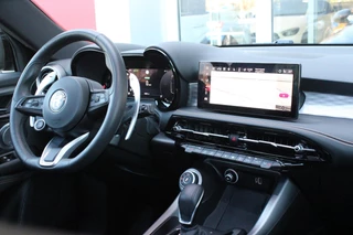 Alfa Romeo Tonale Alfa Romeo Tonale 1.5T 160PK HYbrid VELOCE | PANORAMISCH SCHUIF / KANTELDAK | LEDEREN BEKLEDING | VOORSTOELEN / STUUR VERWARMD | VOORSTOELEN GEVENTILEERD | VOORSTOELEN ELEKTRISCH VERSTELBAAR | DRAADLOOS APPLE CARPLAY / ANDROID AUTO | 360° CAMERA | AUTOMATISCH DIMMENDE BUITENSPIEGELS | 20