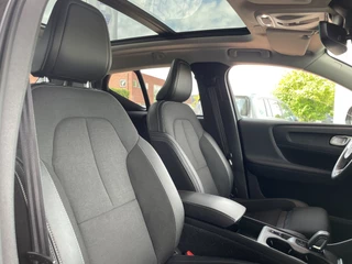 Volvo XC40 Volvo XC40 1.5 T5 Recharge 262 pk Momentum Pro Panoramadak Camera Parkeersensoren Navigatie Led Koplampen Plug In Hybride NL Auto 1e Eigenaar Lage Kilometerstand - afbeelding nr 18