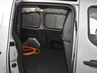 Toyota ProAce Toyota ProAce CITY Electric Challenger 50 kWh | Nieuw Model | Stuur en Stoelverwarming - afbeelding nr 15
