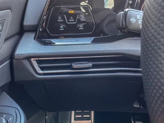 Volkswagen Golf Volkswagen Golf GTE 245PK Automaat Hybride | PANORAMADAK | LEDER | STOELVENTILATIE | MEMORY | HEAD-UP | STOELVERWARMING | IQ LIGHT | - afbeelding nr 63