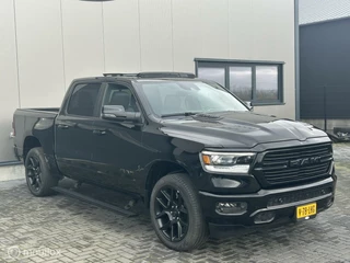 Dodge Ram 1500 Dodge Ram 1500 5.7 V8 4x4  E-Torque Sport Night Edition - afbeelding nr 2