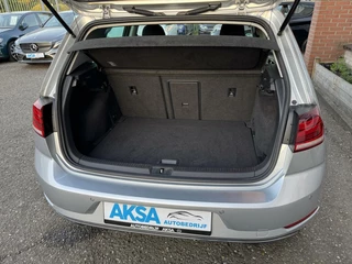 Volkswagen Golf Volkswagen Golf 1.0 TSI Sound 110pk DSG ACC Navi CarPlay Stlvw PDC - afbeelding nr 10