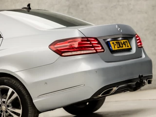 Mercedes-Benz E-Klasse 184Pk Automaat (PANORAMADAK, NAVIGATIE, CLIMATE, LEDER, STOELVERWARMING, SPORTSTOELEN, PARKEERSENSOREN, ZWART HEMEL, NIEUWE APK, NIEUWSTAAT) - afbeelding nr 14