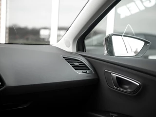 SEAT Leon | Navigatie & Apple Carplay/Android Auto | Parkeersensoren | Hoogteverstelling stoelen | Climate control | Donker getint glas | Cruise control - afbeelding nr 16
