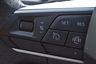 SEAT Leon Seat Leon 1.0 eTSI FR Business Intense | Cruise control | Digitale Dash | Carplay | - afbeelding nr 8