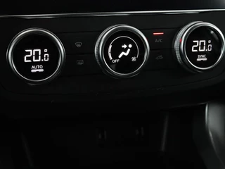 Renault Kadjar Renault Kadjar 1.3 TCe Intens | Automaat | Trekhaak | Carplay |  Full LED | Navigatie | Camera | Half leder | Keyless | Climate control | Cruise control - afbeelding nr 23
