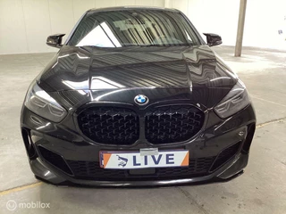 BMW 1 Serie BMW 1-serie M135i xDrive High Executive Bucket Seats Panodak Harman Kardon Etc - afbeelding nr 3