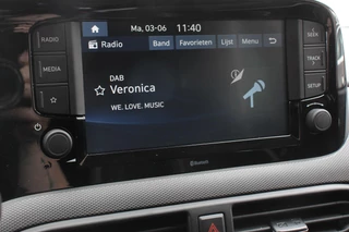 Hyundai i10 Hyundai i10 1.0 Automaat Comfort 5-zits | Navigatie | Apple Carplay/Android Auto | Cruise Control | DAB | Airco - afbeelding nr 2