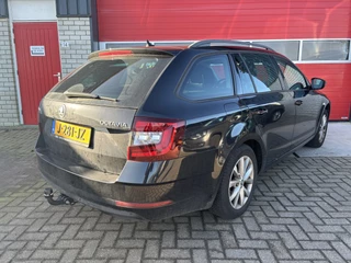 Škoda Octavia TREKHAAK / STOELVERW / NAVI / CLIMA / PDC / CARPLAY / BLUETOOTH / CRUISE - afbeelding nr 2