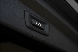 BMW X2 BMW X2 sDrive20i M-Sport High Ex Shadow Navi Trekhaak 19