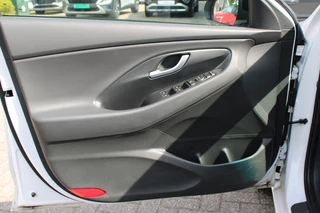 Hyundai i30 Hyundai i30 Wagon 1.0 T-GDI Comf.Smart Aut. Navi/Led/Pdc/Cam/16