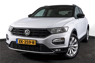 Volkswagen T-Roc Volkswagen T-Roc 2.0 TSI 190 PK 4Motion Sport - Automaat | Dig. Cockpit | Cruise Control | Stoelverw. | PDC | NAV + App. Connect | ECC | Afn. Trekhaak | LM 17