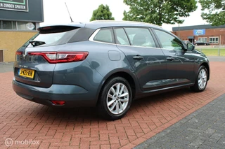 Renault Mégane Estate Renault Megane Estate 1.3 TCe Limited 140 PK, Stoel verwarming, Pdc voor + achter, Clima, App connect, Cruise, Navi. - afbeelding nr 10