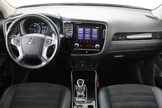Mitsubishi Outlander Mitsubishi Outlander 2.4 PHEV Intense+ | Schuifdak | Stoelverwarming |  360 camera | Carplay | Navigatie | Full LED | Stuurverwarming | Keyless | Dodehoek detectie - afbeelding nr 8