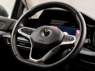 Volkswagen Golf Volkswagen Golf 1.5 TSI Sportline 150Pk (APPLE CARPLAY, GROOT NAVI, STUUR/STOELVERWARMING, SFEERVERLICHTING, SPORTSTOELEN, GETINT GLAS, KEYLESS, ADAPTIVE CRUISE, PARKEERSENSOREN, NIEUWE APK, NIEUWSTAAT) - afbeelding nr 18