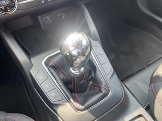 Ford Focus Ford Focus 1.0 EcoBoost Hybrid ST Line 125 Pk | Achteruitrijcamera | Keyless | Led Koplampen | Dual Climate Control | - afbeelding nr 30