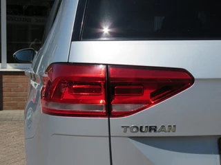 Volkswagen Touran Volkswagen Touran 1.2 TSI CON. SERIES ,,SOUND'' / Camera / Wegklap.haak / Stoelverwarming / - afbeelding nr 21
