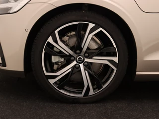 Volvo V60 Volvo V60 T6 PLUG-IN HYBRID LONG RANGE ULTIMATE DARK 19INCH FULL-LED H/K A - afbeelding nr 8