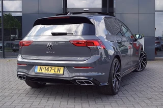 Volkswagen Golf Volkswagen Golf 1.5 TSI DSG R-Line 150pk/ Panodak /Trekhaak/ Camera / 19 Inch/DCC/ACC - afbeelding nr 9