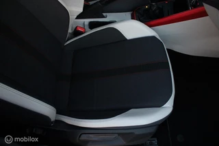 Volkswagen Polo Volkswagen Polo 1.0 TSI 90PK R-Line VIRTUAL BEATS NAVIGATIE - afbeelding nr 30