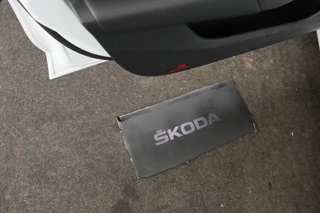 Škoda Octavia Skoda Octavia 1.4 TSI iV PHEV Style | Head-Up |  Stoelventilatie | Leder | Camera | Verwarmde achterbank | Carplay | Adaptive cruise | Full LED | Sfeerverlichting | Canton Sound - afbeelding nr 24