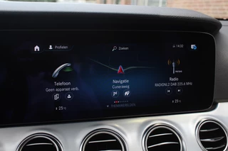 Mercedes-Benz E-Klasse Mercedes-Benz E-Klasse 300 e Business Solution / Panoramadak / 360Camera / Leder / 18'' / Virtual Cockpit / LED Koplampen / Stoelverwarming / Cruise Control - afbeelding nr 25