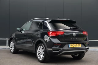 Volkswagen T-Roc Volkswagen T-Roc 1.0 TSI Style Business Navi Clima CarPlay  ACC Getint glas 17-Inch Nl-Auto NAP! - afbeelding nr 2