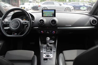 Audi A3 Audi A3 Sportback 1.4 e-tron PHEV Ambition Pro Line plus / Panoramadak / Half leder / 18'' / Keyless / Navigatie / Hill Hold / Sportstuur / Stoelverwarming / Cruise Control - afbeelding nr 2