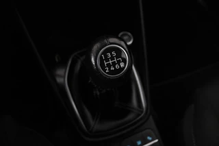 Ford Fiesta Ford Fiesta 1.0 EcoBoost Titanium Business (NAVIGATIE, PARKEERSENSOREN, ACHTERUITRIJCAMERA, CRUISE ADAPTIEF, NL-AUTO) - afbeelding nr 17