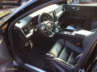 Volvo S60 Volvo S60 2.0 T5 R-Design Black Edition Camera Apple Carplay 19