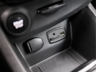 Renault Clio (NAVIGATIE, TREKHAAK, PARKEERSENSOREN, SPORTSTOELEN, GETINT GLAS, LM VELGEN, BASS REFLEX, CRUISE, NIEUWE APK, NIEUWSTAAT) - afbeelding nr 23