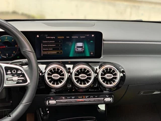 Mercedes-Benz A-Klasse Mercedes A180d 2019 | AMG | Mountaingrey | VOL! - afbeelding nr 20