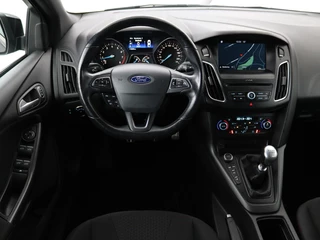 Ford Focus Ford Focus 1.0 EcoBoost 140pk ST-Line |  Stoel & stuurverwarming | Xenon | Carplay | Navigatie | Climate control | Parkeerhulp | Cruise control - afbeelding nr 3