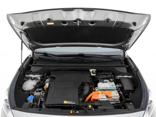 Kia Niro Kia Niro 1.6 GDi Hybrid ExecutiveLine Aut. *LEATHER-FABRIC | NAVI-FULLMAP | KEYLESS | CAMERA | COMFORT-SEATS | DIGI-COCKPIT | LANE-ASSIST | ECC | CARPLAY | PDC | 16''ALU* - afbeelding nr 24