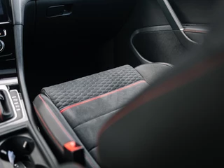 Volkswagen Golf Volkswagen Golf 2.0 TSI GTI Performance Pano Alcantara VOL!! - afbeelding nr 47