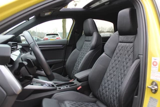 Audi S3 Audi S3 Limousine 2.0 TFSI quattro Edition One / Panoramadak / Camera / RS Seats / B&O / 19'' / Matrix LED / Navigatie / Dodehoek / ACC / Stoelverwarming / DAB - afbeelding nr 4