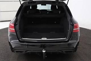 Mercedes-Benz C-Klasse Mercedes-Benz C-klasse 300e AMG Limited | Panoramadak | Stoelverwarming |  360 camera | Matrix LED | Carplay | Trekhaak | Leder/Alcantara | Climate control - afbeelding nr 11