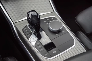 BMW 3 Serie BMW 3 Serie 330e Touring M Sport / Panodak / Leer / Trekhaak / Head-up/ Laser/Harman Kardon - afbeelding nr 18