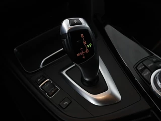 BMW 4 Serie BMW 4-serie Gran Coupé 420i Sport Line | Stoelverwarming | Full LED | Sportstoelen | Bluetooth | Climate control | Parkeerhulp | Cruise control - afbeelding nr 17